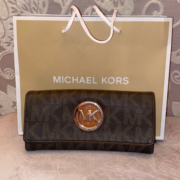 Michael Kors Handbags - Michael Kors Wallet